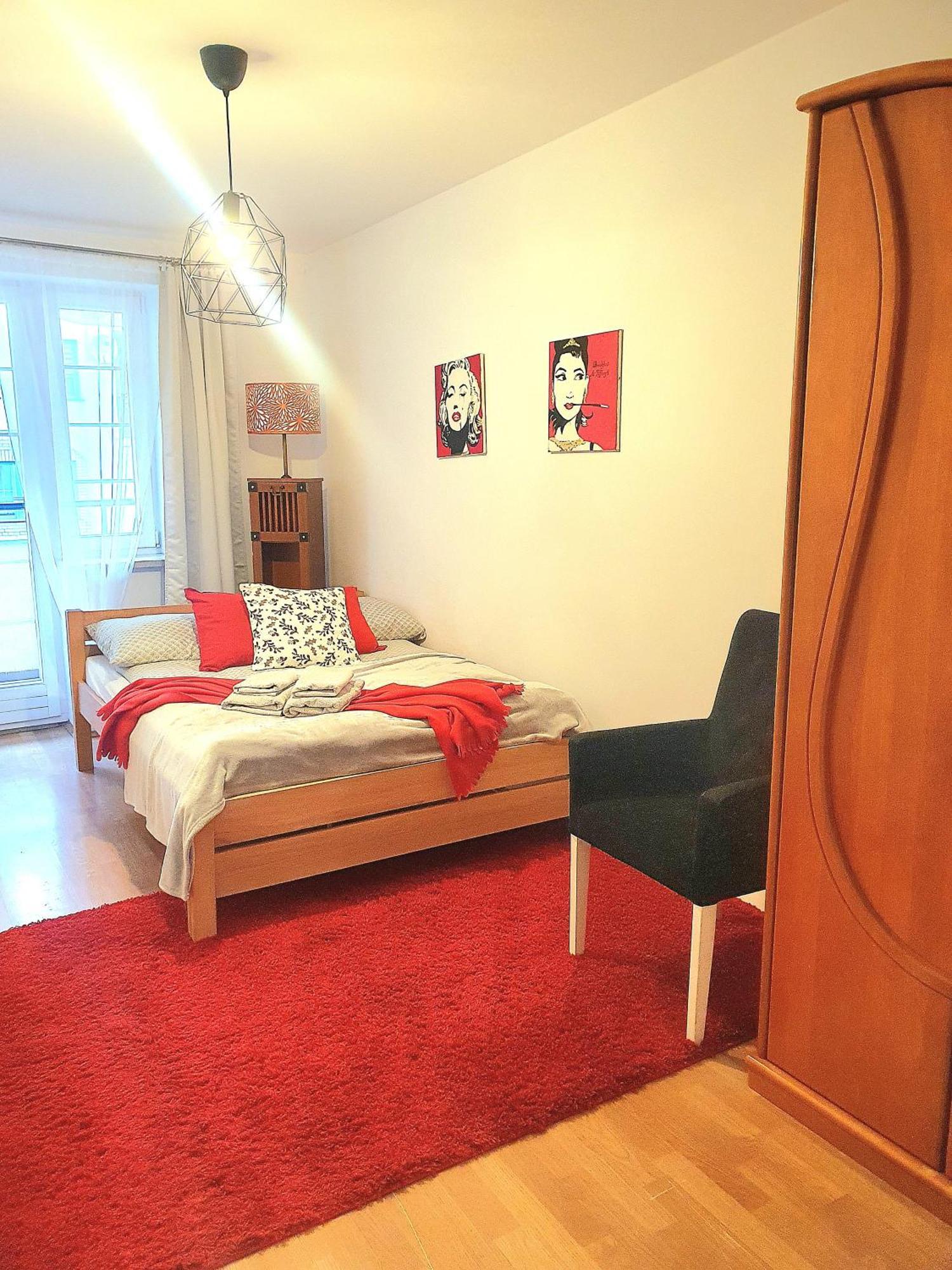 Trzy Sypialnie Stare Apartment